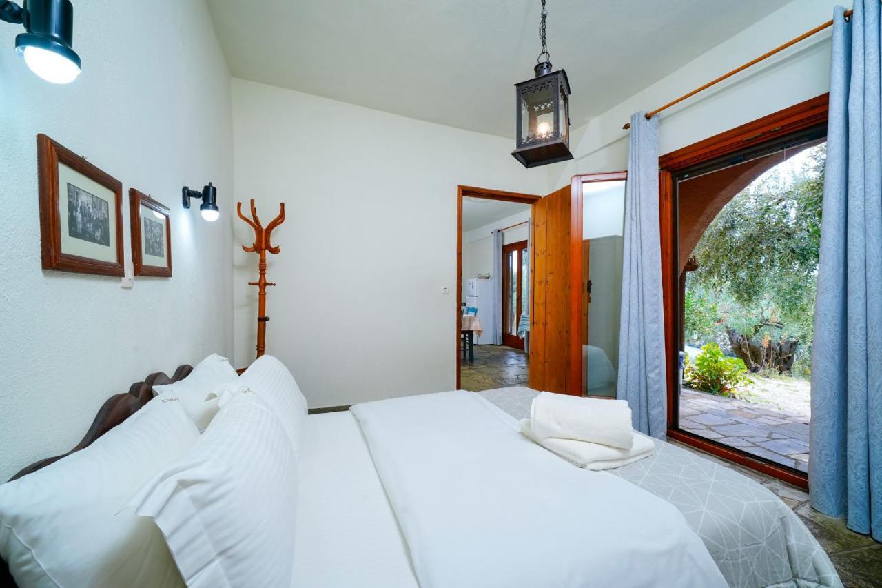 Giola Bungalows Sirines Astris Eksteriør bilde